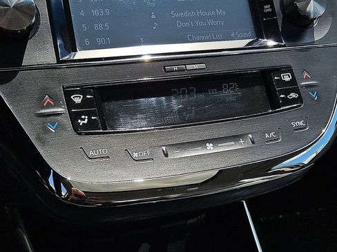 Used 2016 Toyota Avalon XLE Premium FWD image 14