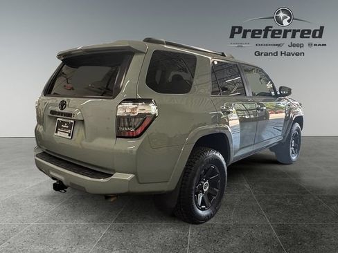 Used 2022 Toyota 4Runner Trail Special Edition AWD/4WD image 19