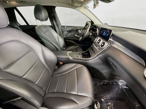 Used 2021 Mercedes-Benz GLC 300 image 42