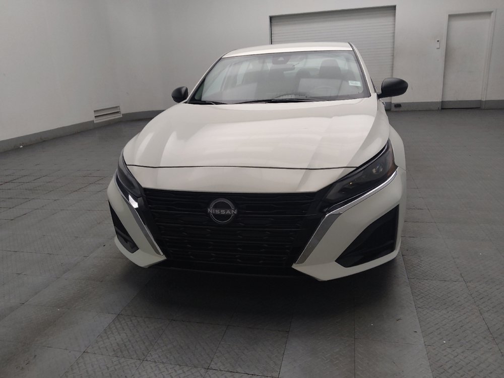 Used 2025 Nissan Altima 2.5 SV FWD image 15