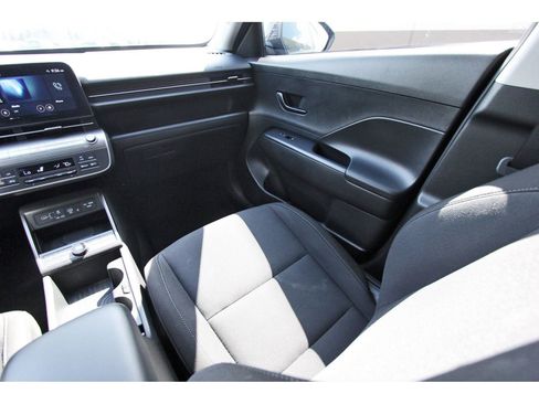 Used 2024 Hyundai Kona SEL w/ Convenience Package FWD image 12