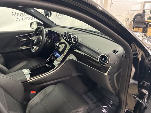 Used 2025 Mercedes-Benz GLC 300 GLC 300 image 19