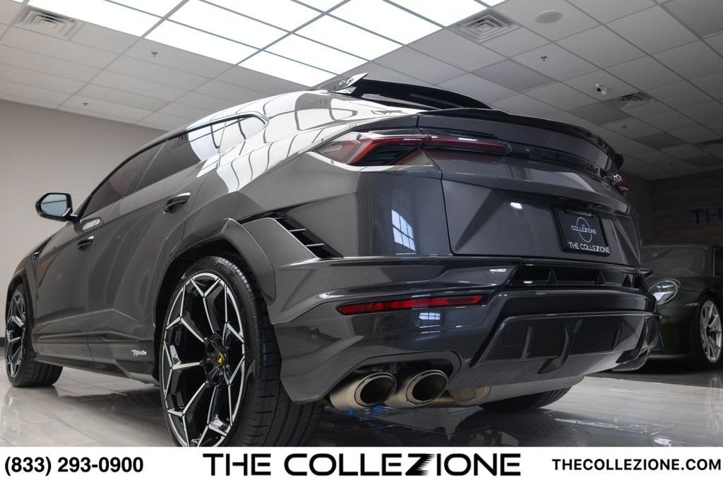 Used 2023 Lamborghini Urus Performante AWD/4WD image 19