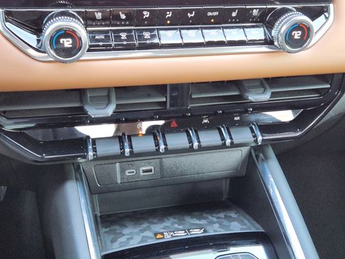 Certified 2024 GMC Canyon AT4 w/ AT4 Premium Package image 15