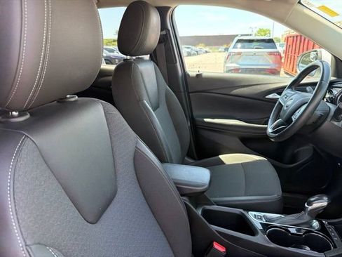 Used 2020 Buick Encore GX Preferred w/ Cold Weather Comfort Package AWD/4WD image 27