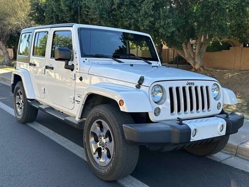 Used 2016 Jeep Wrangler Unlimited Sahara w/ Connectivity Group image 2