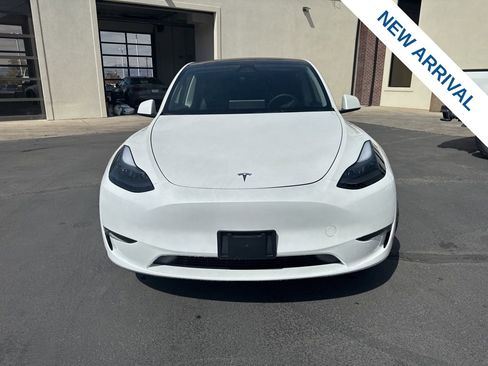 Used 2024 Tesla Model Y Performance image 2