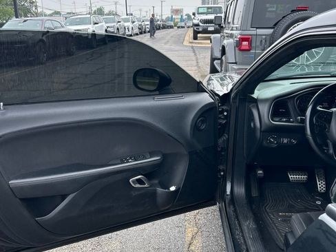 Used 2019 Dodge Challenger R/T RWD image 13