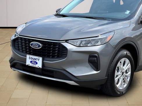 Used 2025 Ford Escape Active AWD/4WD image 34