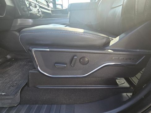 Used 2023 Ford F250 Lariat w/ Sport Appearance Package AWD/4WD image 13