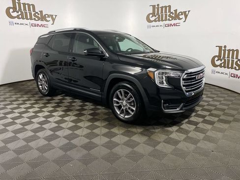 Used 2024 GMC Terrain SLT FWD image 1