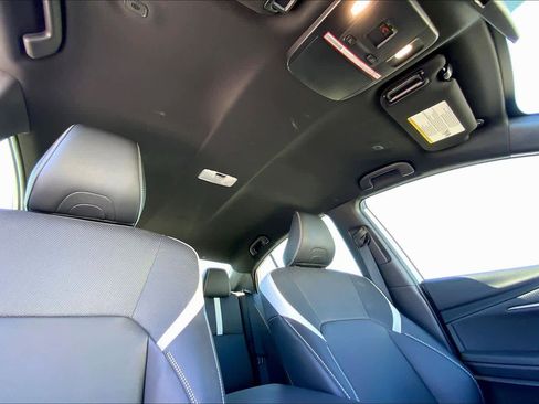 Used 2025 Toyota Camry SE image 13