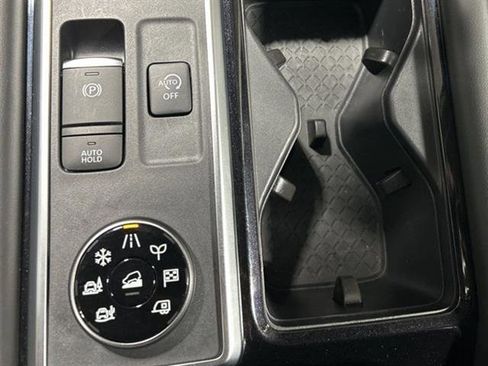 Used 2024 Nissan Pathfinder SL w/ Cargo Package image 29