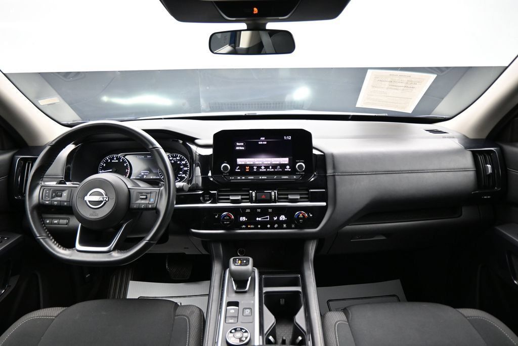 Used 2025 Nissan Pathfinder SV AWD/4WD image 13