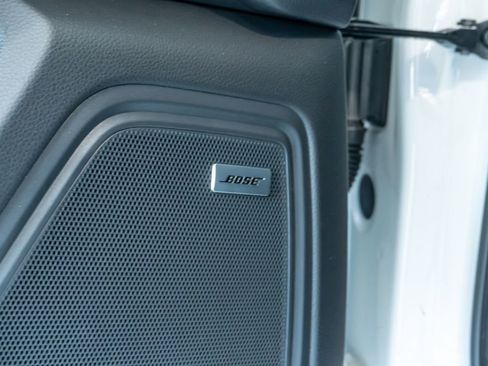 Certified 2026 Porsche Macan AWD/4WD image 13