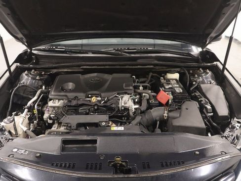 Used 2018 Toyota Camry XLE image 24