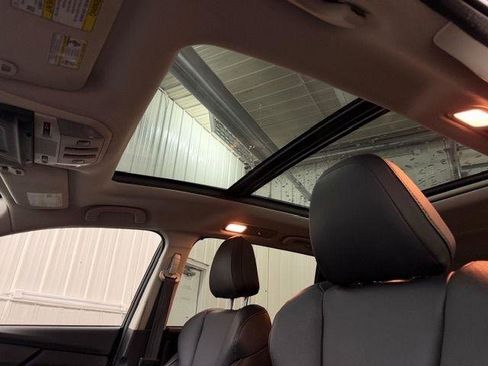 Used 2022 Subaru Ascent Limited w/ Technology Package image 7