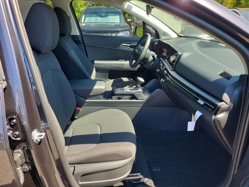New 2026 Kia Sportage LX FWD image 7