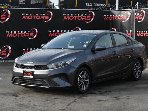 Used 2024 Kia Forte LXS image 3