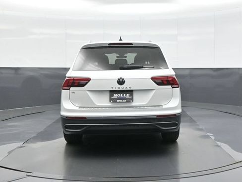 Used 2023 Volkswagen Tiguan SE w/ Panoramic Sunroof Package FWD image 6