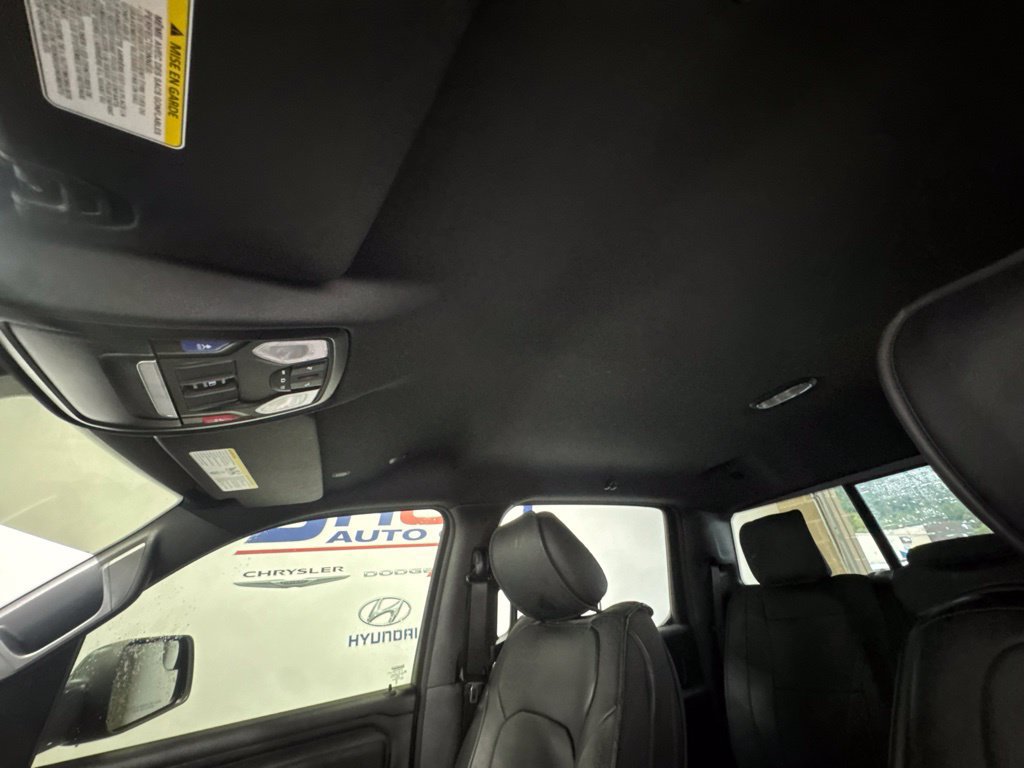 Used 2025 RAM 1500 Warlock AWD/4WD image 17