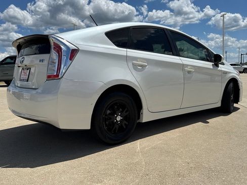 Used 2015 Toyota Prius Three w/ Solar Roof Package FWD image 4