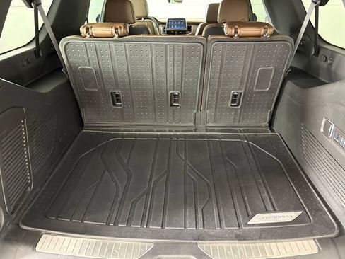 Used 2024 Chevrolet Suburban High Country w/ Premium Package image 47