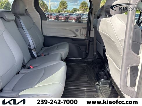 Used 2024 Toyota Sienna XLE image 14