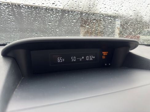 Used 2017 Subaru Crosstrek 2.0i Limited image 13