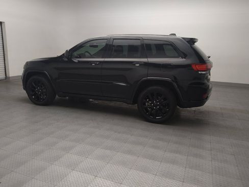 Used 2019 Jeep Grand Cherokee Altitude RWD image 3