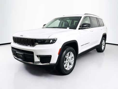 Used 2023 Jeep Grand Cherokee L Limited image 3