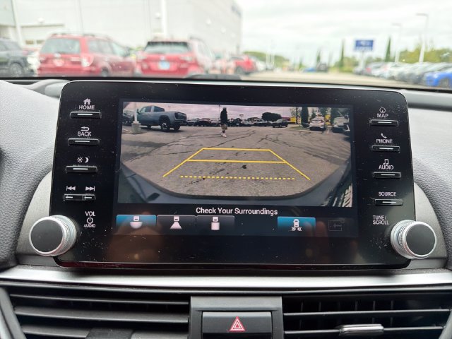 Used 2018 Honda Accord Touring image 13