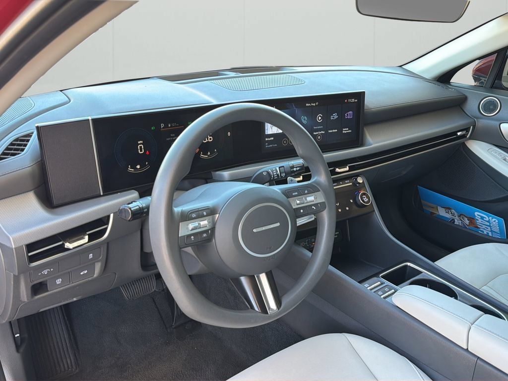 Used 2025 Hyundai Sonata SEL FWD image 28