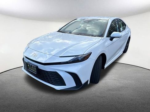New 2026 Toyota Camry SE FWD image 5