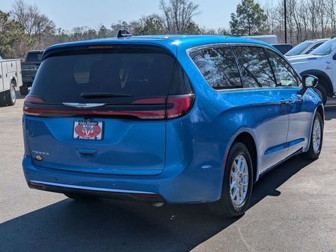 New 2026 Chrysler Pacifica Select image 7