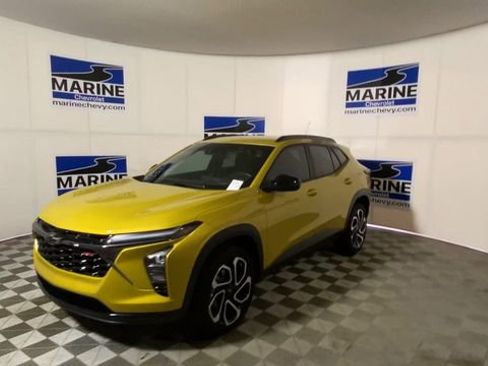 Certified 2025 Chevrolet Trax RS w/ Driver Confidence Package image 6