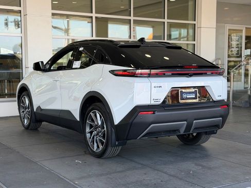 New 2026 Toyota C-HR AWD/4WD image 9