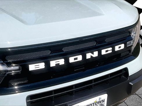 Certified 2023 Ford Bronco Sport Outer Banks w/ Tech Package AWD/4WD image 28