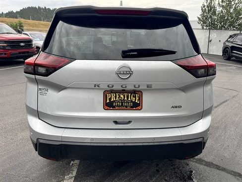 Used 2025 Nissan Rogue SV AWD/4WD image 6