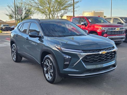 Used 2026 Chevrolet Trax LT image 7