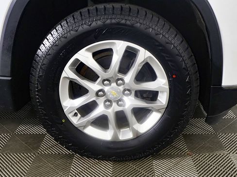 Used 2020 Chevrolet Traverse LT w/ Driver Confidence II Package AWD/4WD image 23