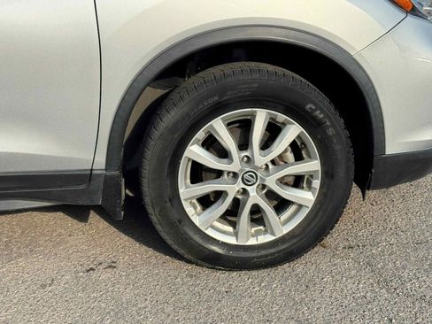Used 2020 Nissan Rogue S w/ Special Edition Package image 9