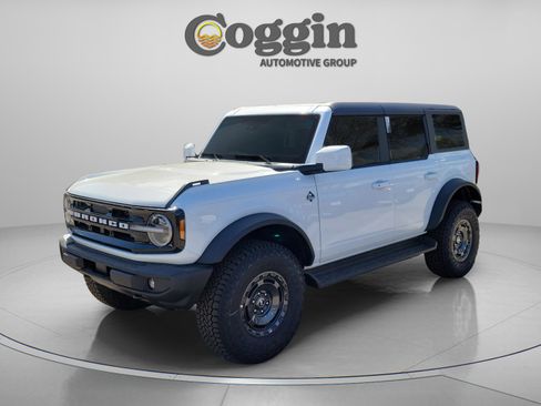 New 2025 Ford Bronco Outer Banks w/ Sasquatch Package AWD/4WD image 1
