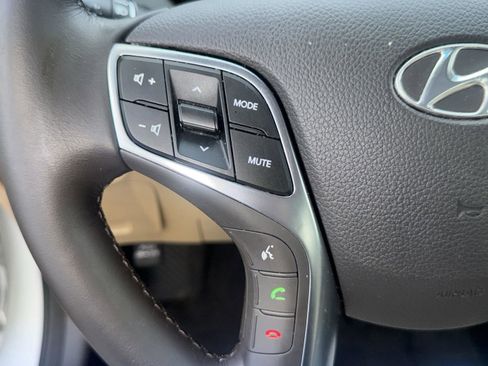 Used 2015 Hyundai Azera Limited image 25