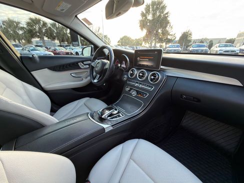 Certified 2017 Mercedes-Benz C 300 Sedan image 21