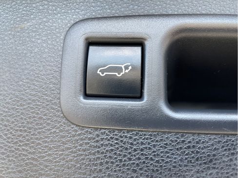 Used 2023 Toyota Highlander XSE AWD/4WD image 17