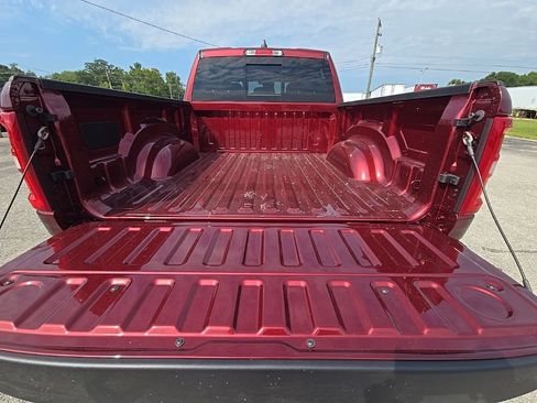 New 2026 RAM 1500 Big Horn AWD/4WD image 15