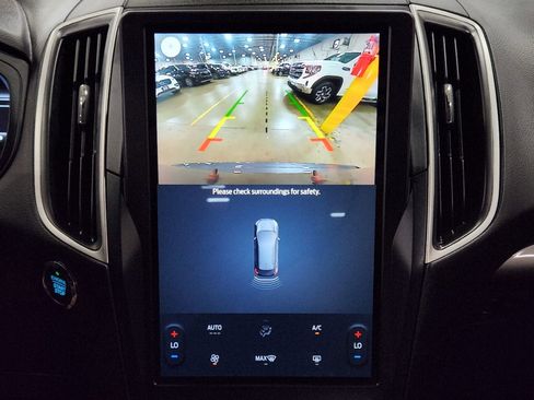 Used 2024 Ford Edge SE w/ Black Appearance Package image 36