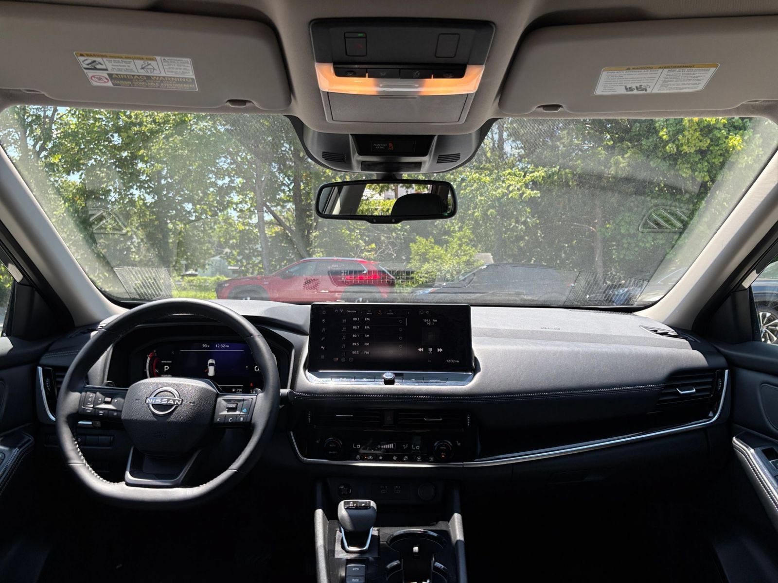 Used 2026 Nissan Rogue SL FWD image 35