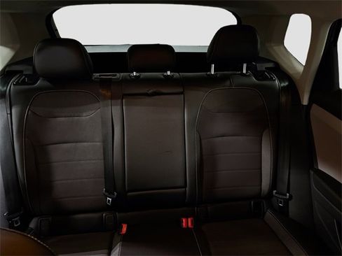 Used 2022 Volkswagen Taos SE image 27